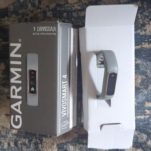 Garmin vivosmart 4  size S-M Grey with rose gold trim